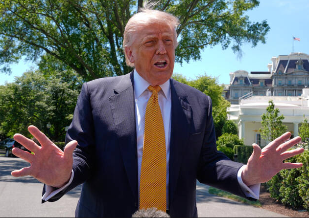 Trump Leaves for China, Says US Doesn’t Need Help on Iran Issue