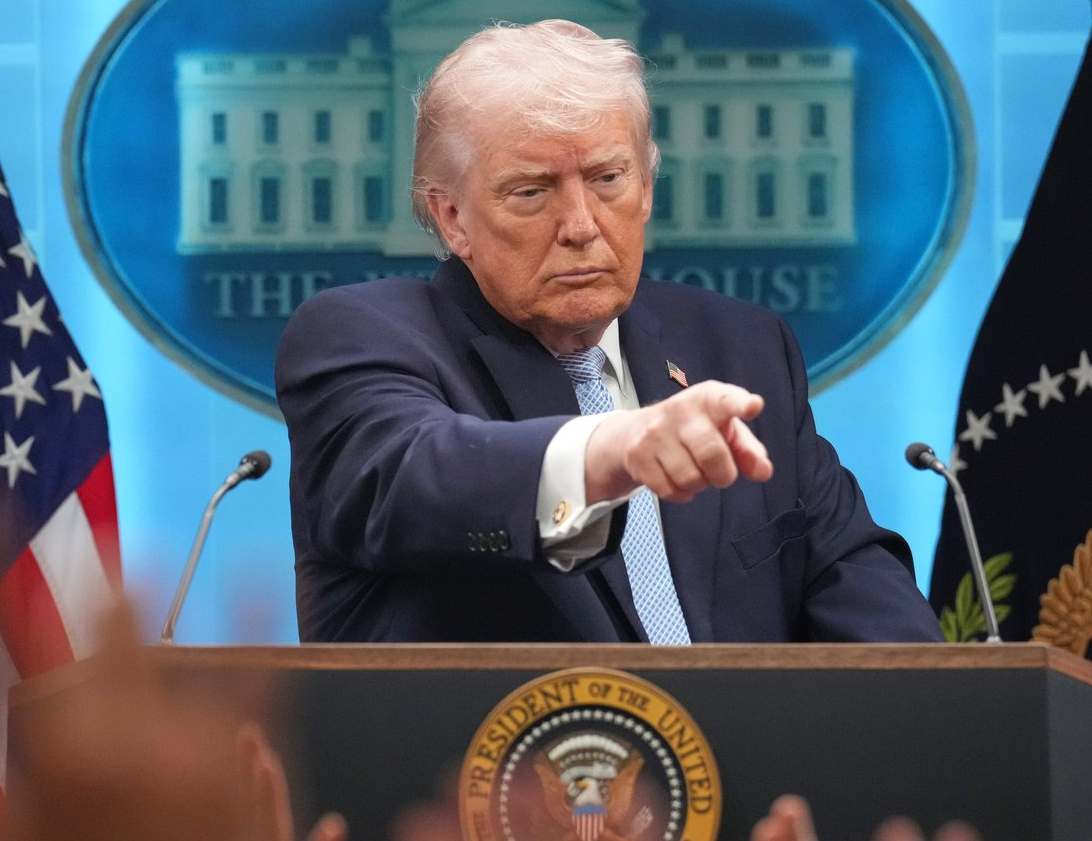 “Strike or Deal”: Trump Outlines Two Clear Options Against Iran