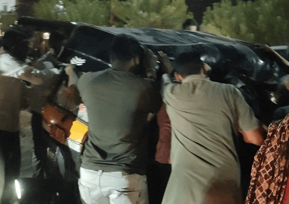 Auto Overturns On Under-Construction Road In Burhanpur, Several Injured