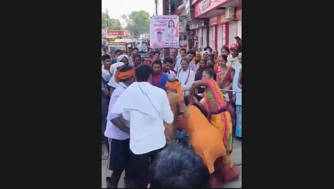 Clash Erupts At Ambedkar Chowk Near Police Station, Video Goes Viral
