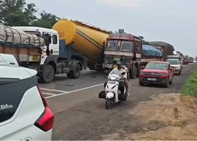 Five Injured In Major Car-Tractor Collision On National Highway In Andhra Pradesh