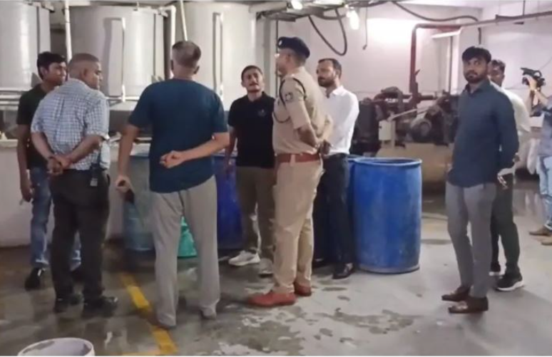 Four Workers Die Of Suffocation While Cleaning Septic Tank In Surat Factory