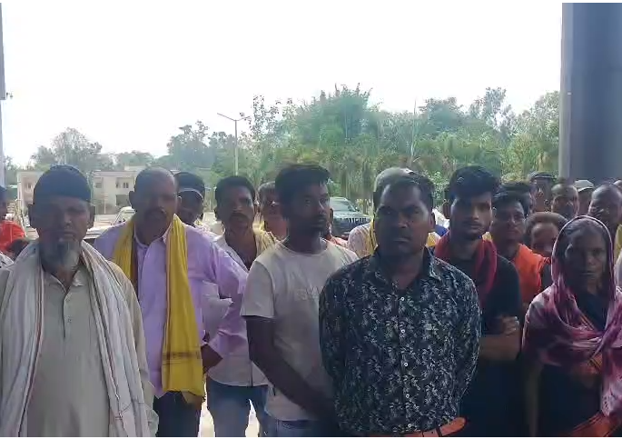 Land Record Errors Spark Dispute, Villagers Demand Probe Into Alleged Illegal Sales