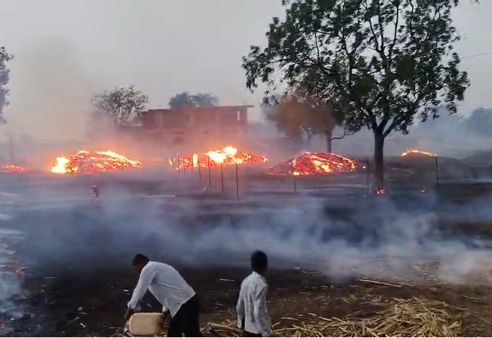 Massive Fire Destroys Five Houses In Burhanpur Village, Families Left Homeless