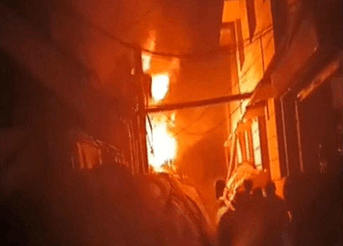 Massive Fire Engulfs Ludhiana Knitwear Factory, Losses Worth Crores Feared; 35 Fire Tenders Deployed