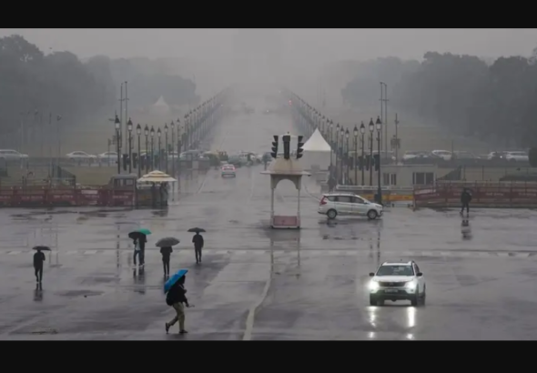 Monsoon Reaches 12 States, Rain Batters UP-MP; Heatwave Warning Issued for Delhi-NCR