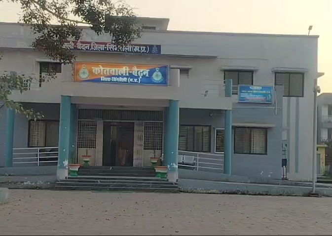 Mother And Infant Son Die After Consuming Poison, Daughter Critical In Singrauli