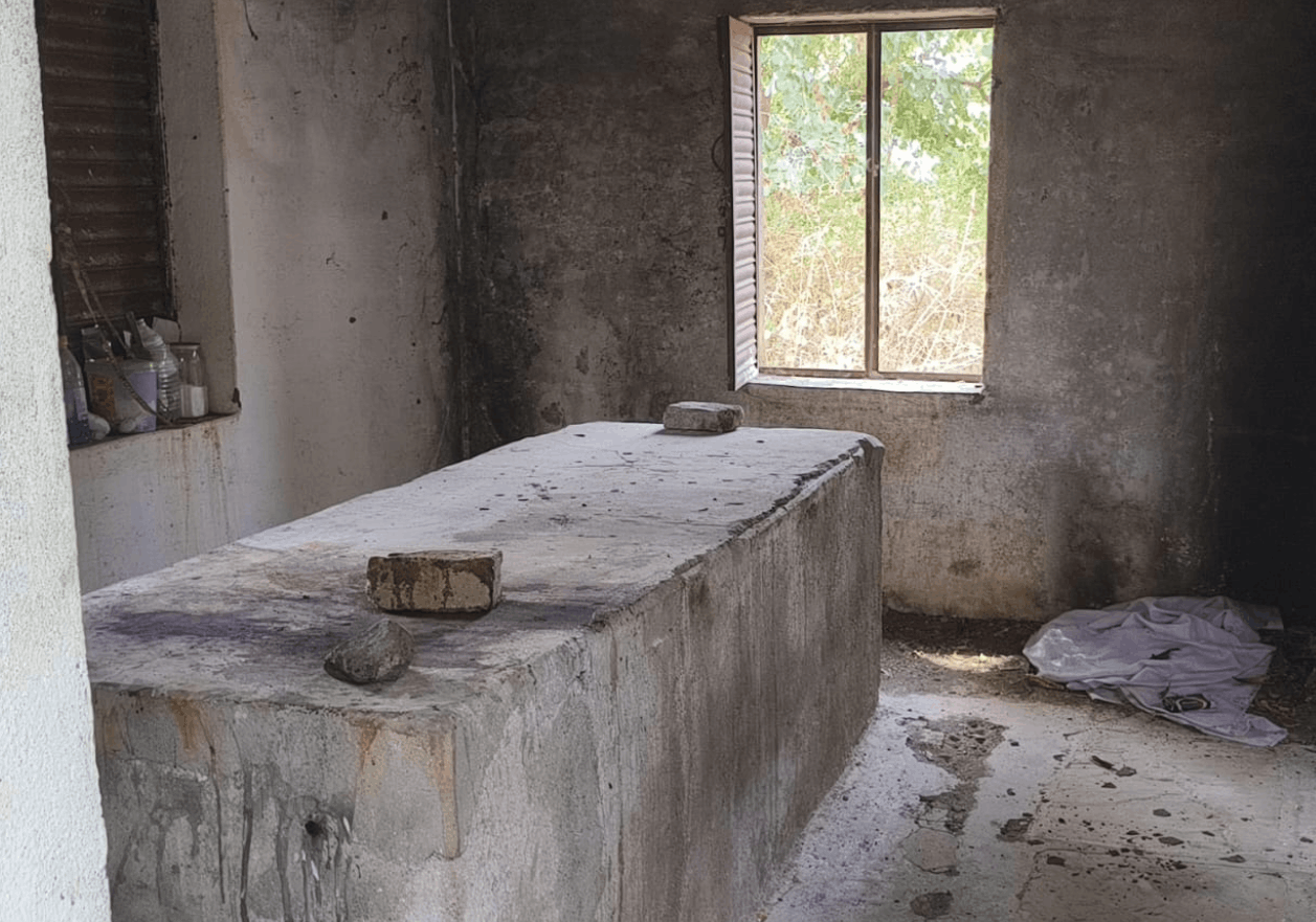Nepanagar Postmortem Room In Poor Condition, Families And Police Forced To Guard Bodies