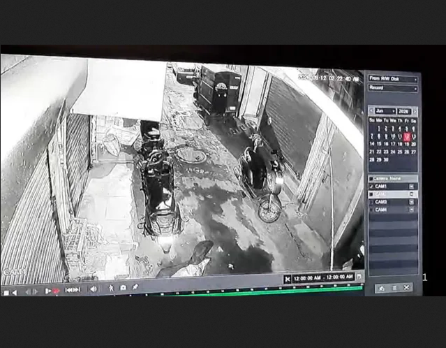 Masked Woman Caught on CCTV Allegedly Setting Fire in Tughlakabad Parking Area; Probe Takes New Turn
