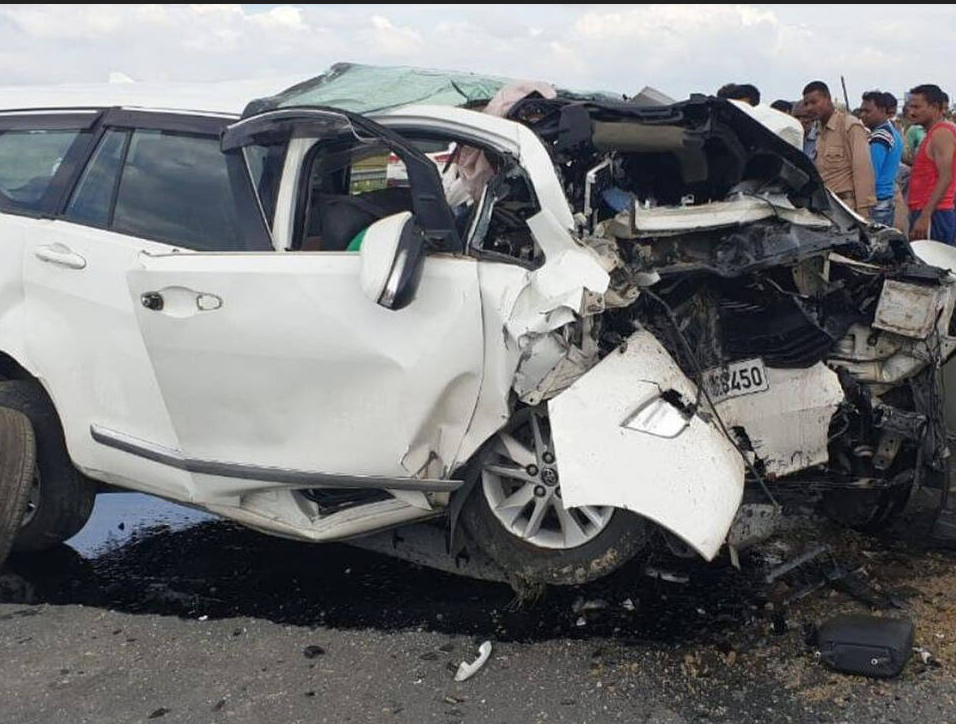 Tragic Accident on Agra-Lucknow Expressway: Three Killed, Including Two Brothers, After Car Rams Container