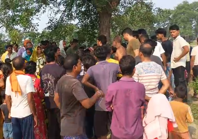 Young Man Found Hanging From Tree In Kushinagar, Investigation Underway
