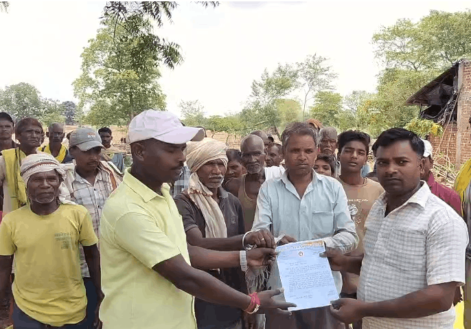 Tribal Farmer Dies Amid Land Dispute, Family Refuses Last Rites Until Justice Is Served