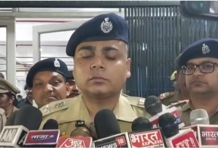 ₹1 Lakh Rewarded Gangster Killed In Police Encounter In Ghazipur, SWAT Officer Injured