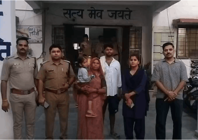 Datia Police Reunites Missing 6-Year-Old Girl With Her Family