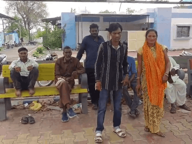 Bus Conductor Dies After Falling From Bus Roof, Family Suspects Foul Play