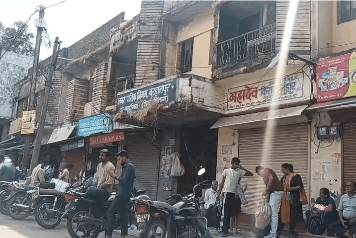 84 Dilapidated Buildings Pose Threat Ahead of Monsoon in Burhanpur, Questions Raised Over Administrative Delay
