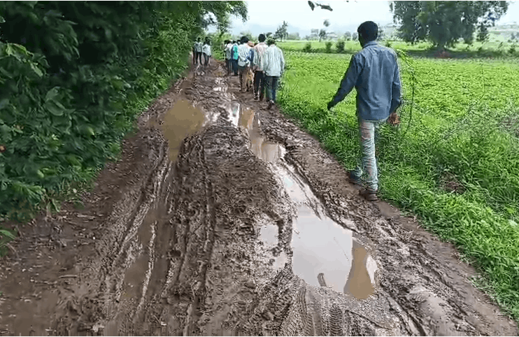 Villagers Protest Over 70-Year-Old Dilapidated Basali–Kundiya Road, Warn of Major Agitation