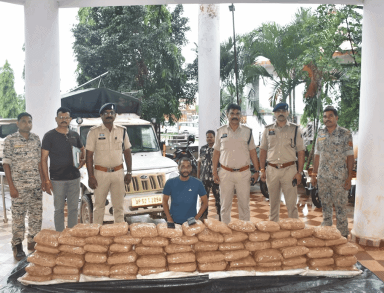 One Arrested with Ganja Worth ₹1.07 Crore in Bastar, Pickup Vehicle Seized