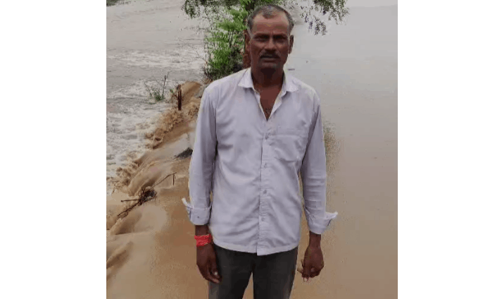 Waterlogging Hits Burhanpur Village After Heavy Rain, Drainage Obstruction Alleged