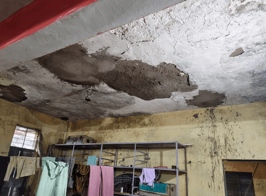 Eight Girl Students Injured After Hostel Roof Collapses in Damoh, Warden Suspended