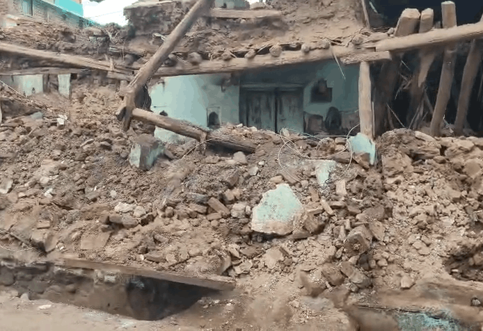 100-Year-Old House Collapses in Burhanpur, Major Tragedy Averted