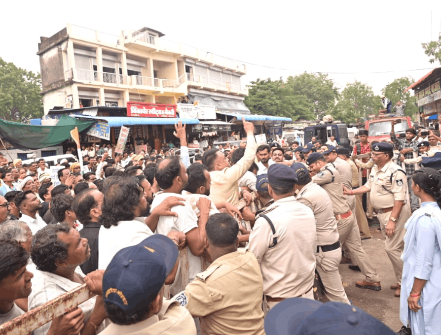 Congress Protest in Chicholi Turns Tense, Police Use Water Cannon