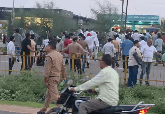 Datia Protest Turns Violent, Police Use Lathicharge and Tear Gas to Clear Highway
