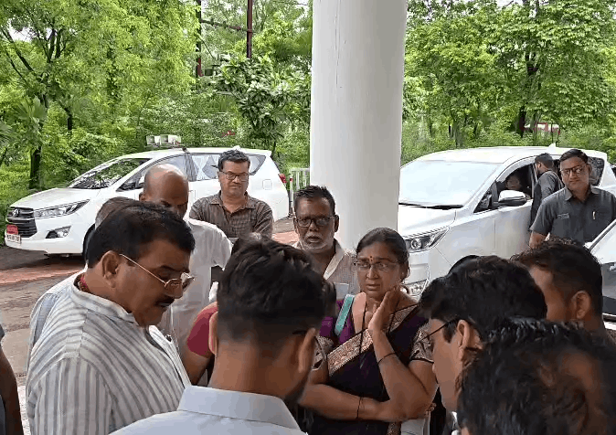 BJP MP Hits Back at Digvijaya Singh Over Ram Temple Remarks