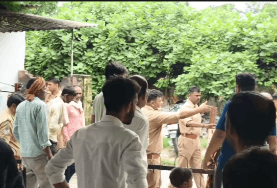 Sitapur Youth Dies at Hargao CHC, Family Alleges Medical Negligence