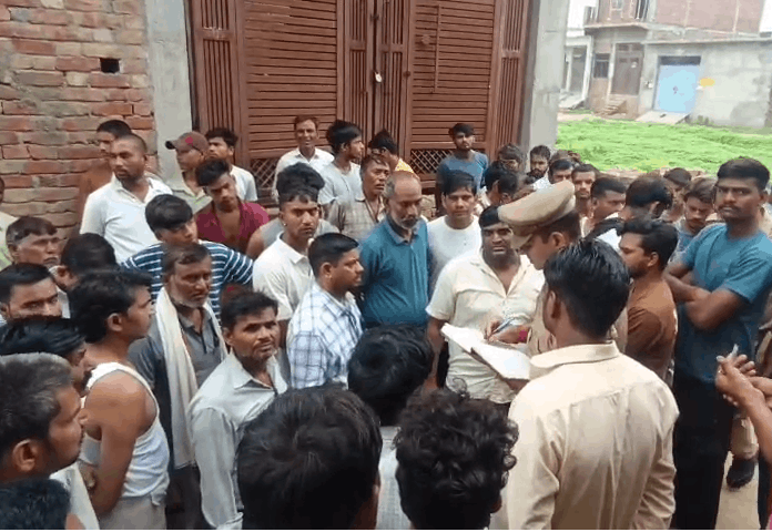 30-Year-Old Woman Found Hanging in Etah, Police Investigating All Angles