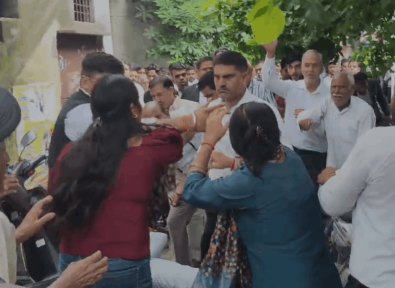 Bulandshahr: Clash Inside Court Complex, Video of Assault Goes Viral