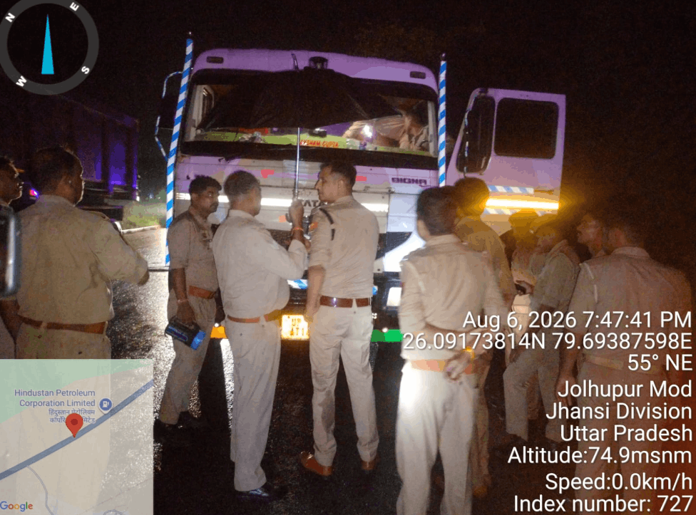 Body of Man Found Inside Abandoned 22-Wheeler Truck in Jalaun, Driver Missing