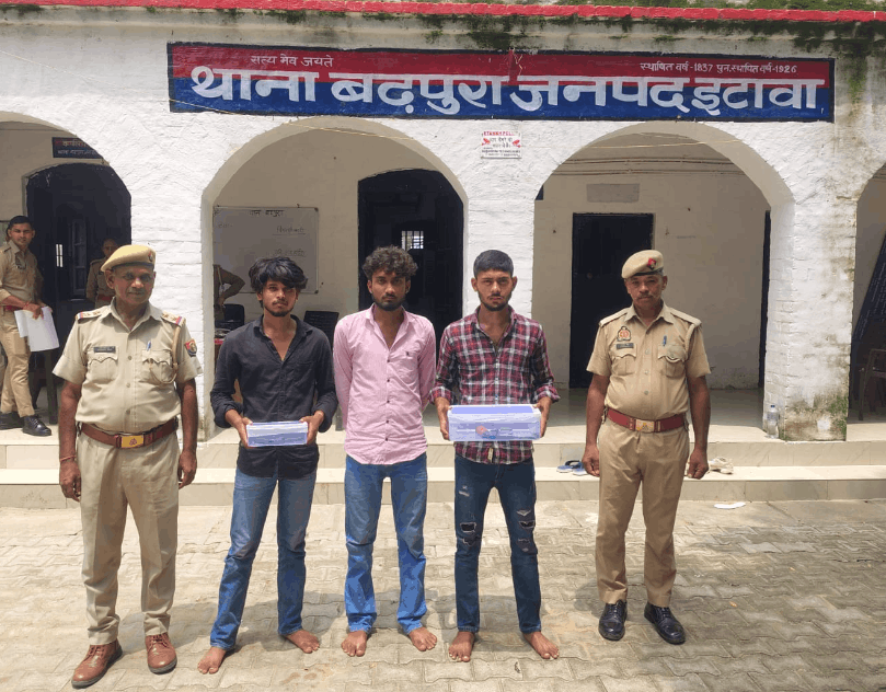 Three Accused Arrested After Police Encounter in Etawah, Weapons and Unnumbered Bike Recovered