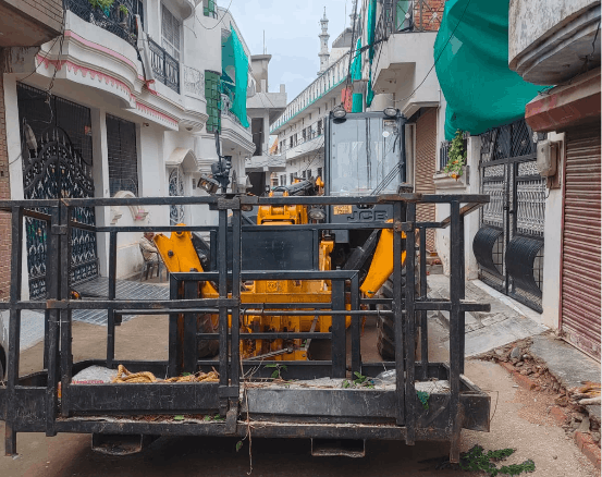 Unauthorized Tree Cutting Alleged in Prayagraj, Civic Staff Leave After Protest