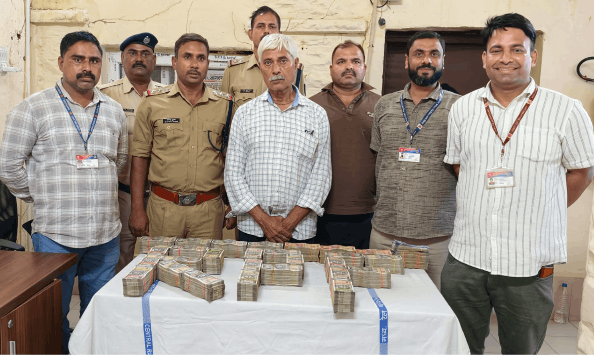 Chitrakoot Dham Karwi: ₹63 Lakh Cash Seized from Betwa Express, One Detained