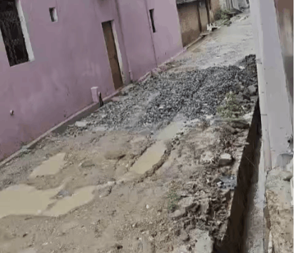 Heavy Rain Triggers Waterlogging in Jalaun, Several Areas Submerged