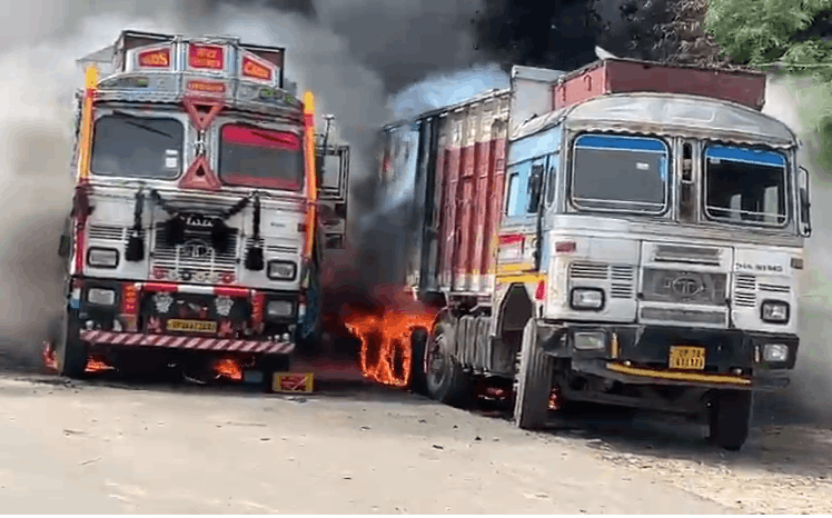 Sitapur: Massive Fire Engulfs Two Trucks on Lucknow Highway After Tyre Burst