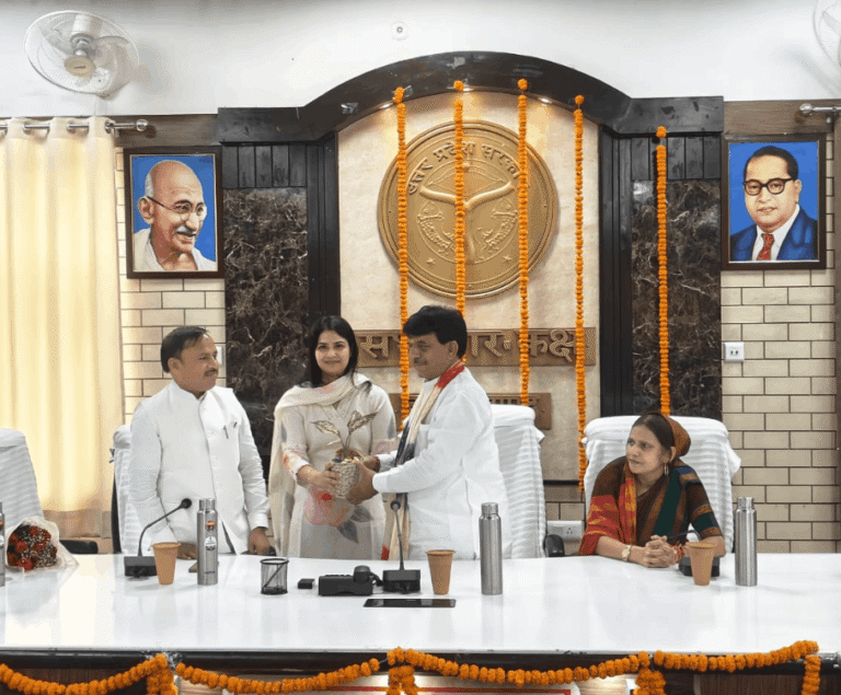Hapur: Free Bus Travel Scheme for Women Launched Ahead of Raksha Bandhan, Women Honoured with Sarees and Sweets