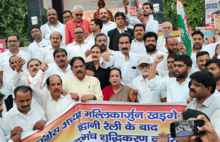 Congress Holds Protest March and Satyagraha in Prayagraj Against BJP's 'Stage Purification' Move