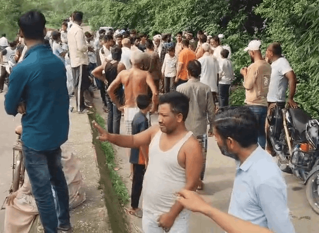 Hardoi Dalit Woman Alleges Illegal Encroachment, Seeks Justice from DM