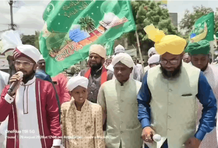 Grand Juloos-e-Mohammadi Held in Rayadurg on Milad-un-Nabi, Spreading Message of Peace and Humanity