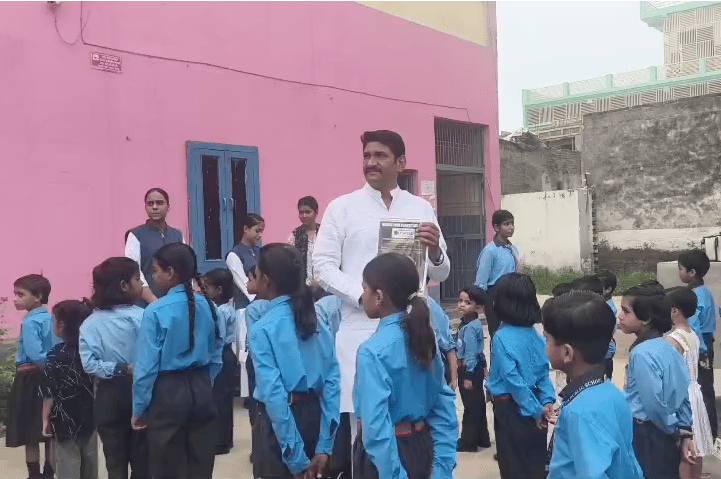 SP Leader Pratap Singh Chauhan to Sponsor Olympiad Fees for Meritorious Students