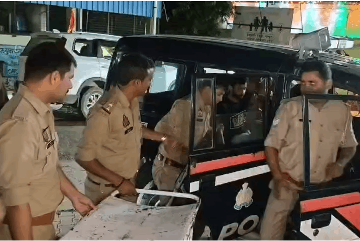 Absconding Undertrial Arrested After Police Encounter in Banda
