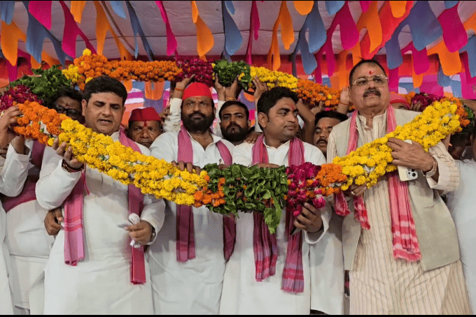 Mahoba: SP makes a bold claim at the PDA Mahapanchayat in Kulpahar—'We will form the government by winning over 300 seats.'