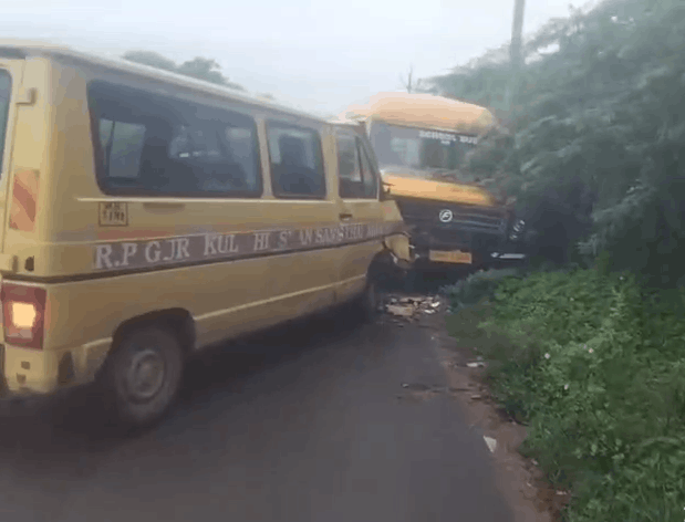 Hamirpur: Head-On Collision Between Two School Buses, Over a Dozen Students Injured