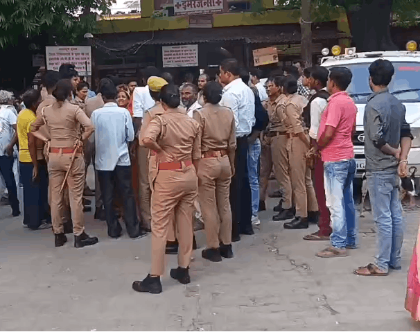 Married Woman Dies by Suicide in Sitapur, Family Clash Erupts at District Hospital