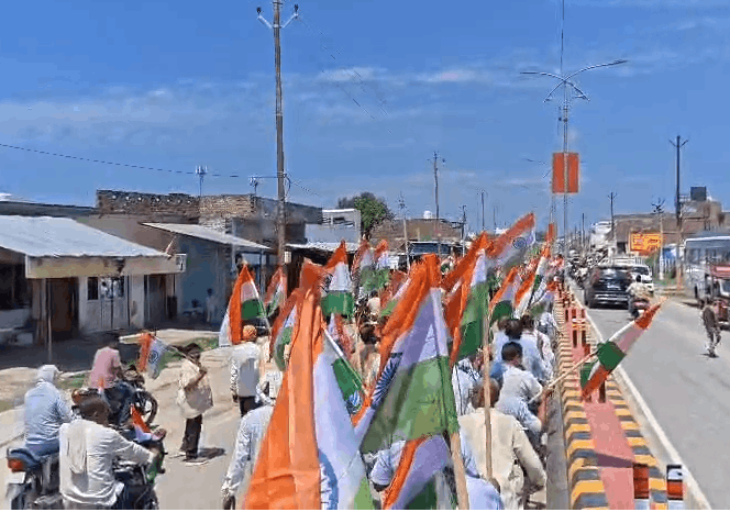Sitapur: Grand Tiranga Yatra Flagged Off by Former MLA Sunil Verma in Tambaur