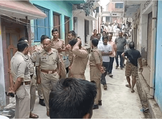 Jewellery Trader Dies During Police Raid in Shahjahanpur, Family Alleges Police Pushed Him From Roof