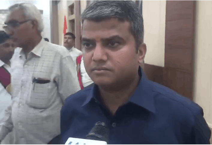 Prayagraj: Preparations in Full Swing for ‘Har Ghar Tiranga’ Campaign, DM Urges Public Participation