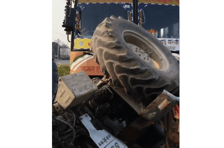 Roadways Bus Collides with Tractor on Etah–Kasganj Road, Driver Injured
